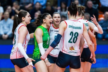 «Уралочка» – в полуфинале чемпионата России! В сложнейшей серии против «Корабелки» команда Михаила Карполя забрала третий матч в Нижнем Тагиле (3:1), а вместе с ним и победу в противостоянии