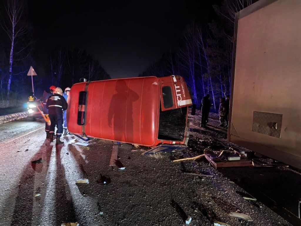 Под Нижним Тагилом произошло массовое ДТП с пострадавшими Под Нижним Тагилом произошло массовое ДТП с пострадавшими