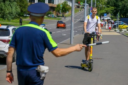 Новые штрафы для водителей электросамокатов в 2026 году: что нужно знать