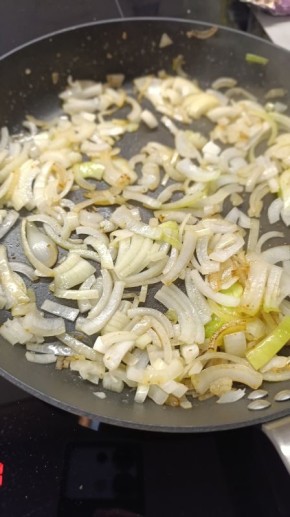 Куриная печень: простой рецепт с яркими нотками свежести