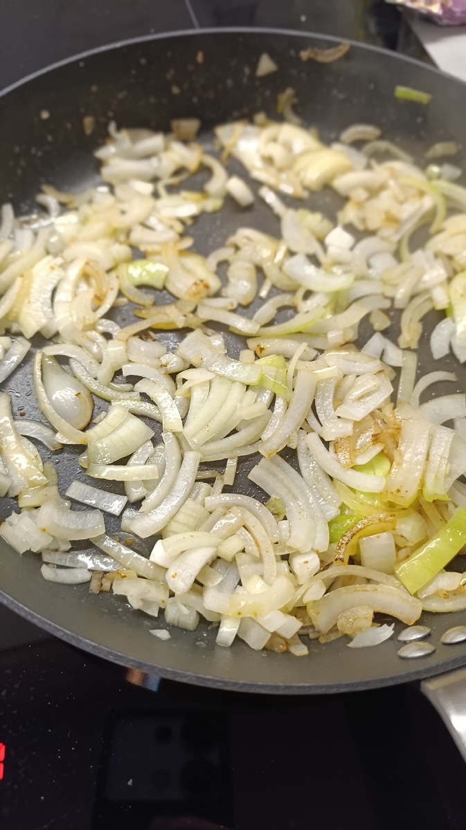 Куриная печень: простой рецепт с яркими нотками свежести