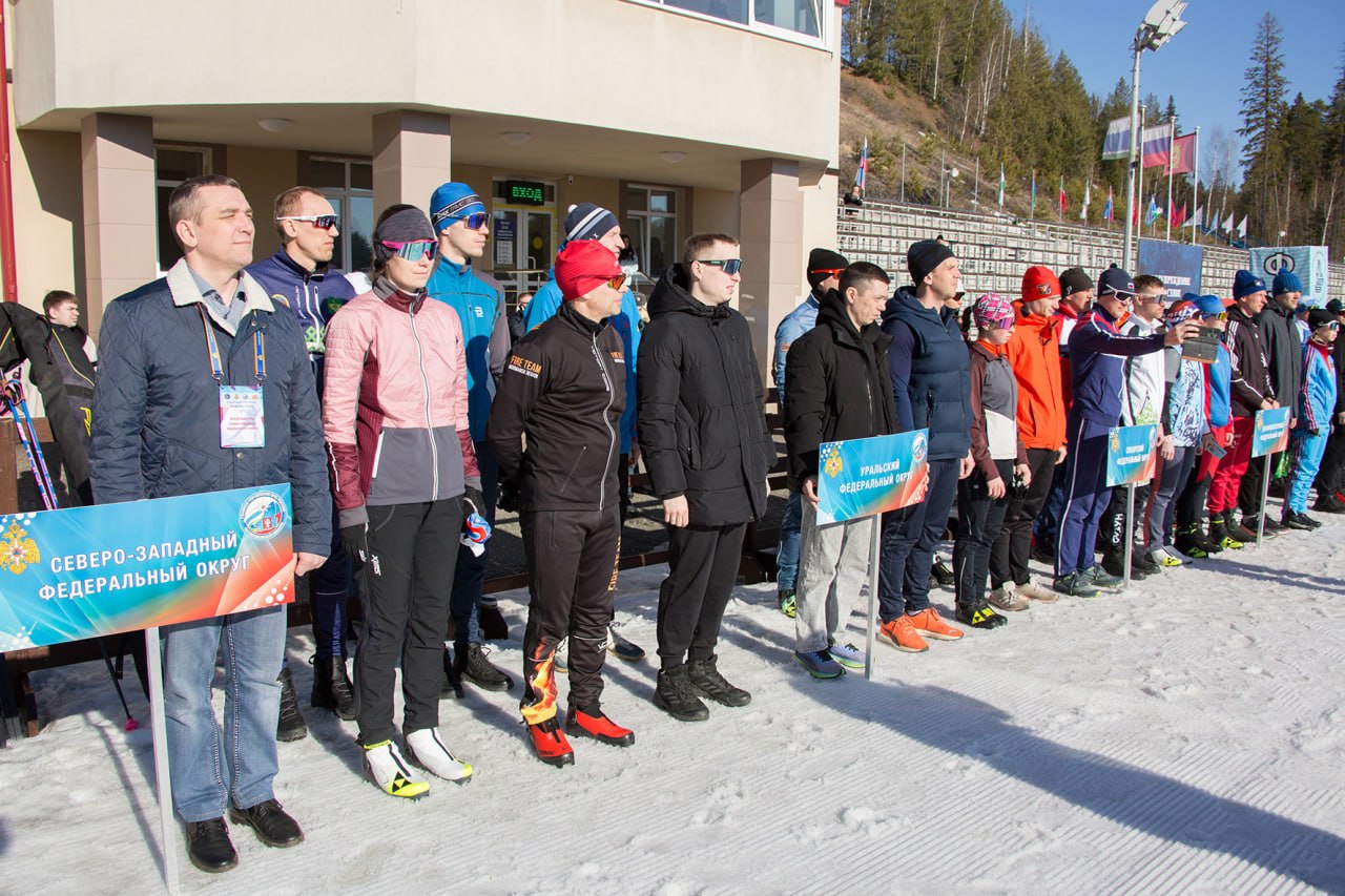 В Нижнем Тагиле прошли всероссийские соревнования МЧС по лыжным гонкам В Нижнем Тагиле прошли всероссийские соревнования МЧС по лыжным гонкам