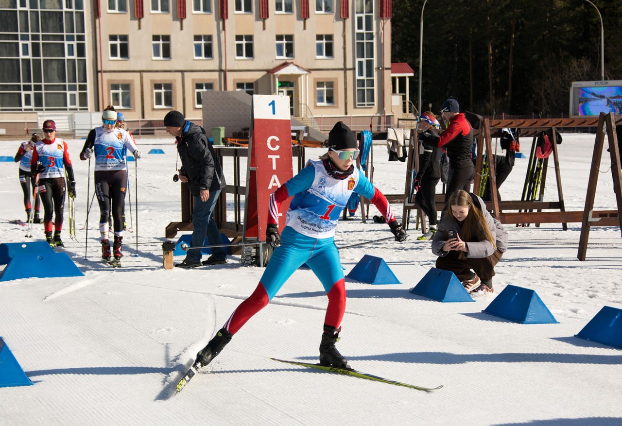 В Нижнем Тагиле прошли всероссийские соревнования МЧС по лыжным гонкам В Нижнем Тагиле прошли всероссийские соревнования МЧС по лыжным гонкам