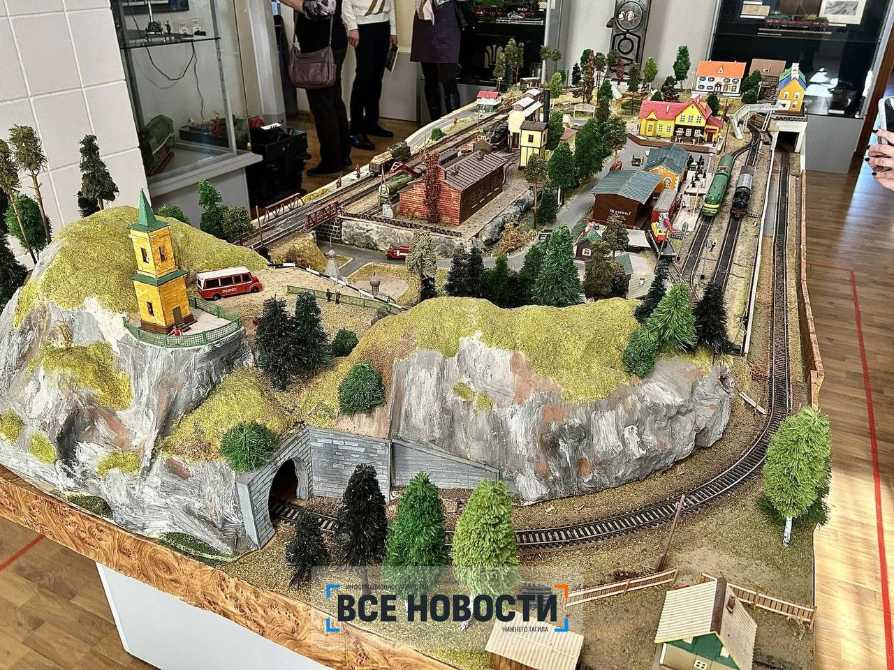 Поезда, паровозы и целая станция: в Нижнем Тагиле показывают миниатюры техники Поезда, паровозы и целая станция: в Нижнем Тагиле показывают миниатюры техники