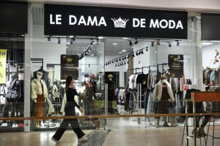 На русских вывесках — только русский: новые языковые ограничения в стране