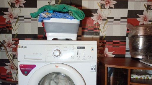 Как хозяйки со стажем используют соль и губки для идеальной стирки