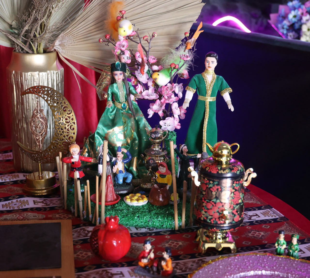 Дружить лучше за накрытым столом