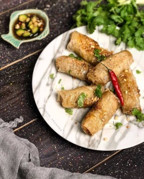 Вьетнамские хрустящие блинчики: идеальная закуска с фунчозой и грибами