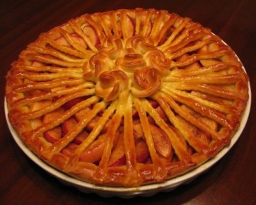 Нежный дрожжевой яблочный пирог: воплощение вкуса и уюта