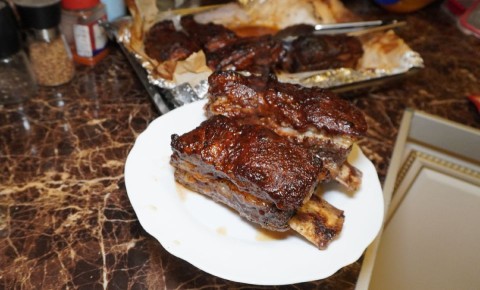 Нежные говяжьи рёбра, запеченные в духовке