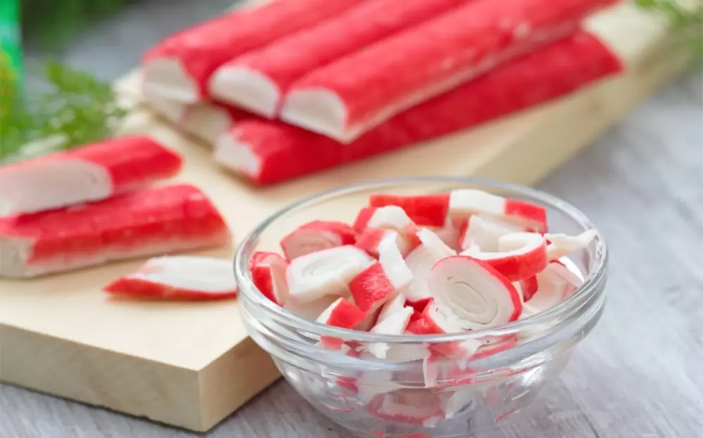 Крабовые палочки: чем они на самом деле наполнены?