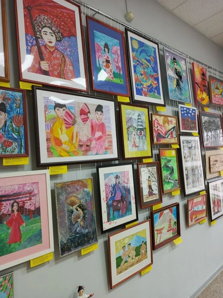 В Нижнетагильском музее изобразительных искусств в выставочных залах открылась ежегодная городская выставка детского художественного творчества В Нижнетагильском музее изобразительных искусств в выставочных залах открылась ежегодная городская выставка детского художественного творчества