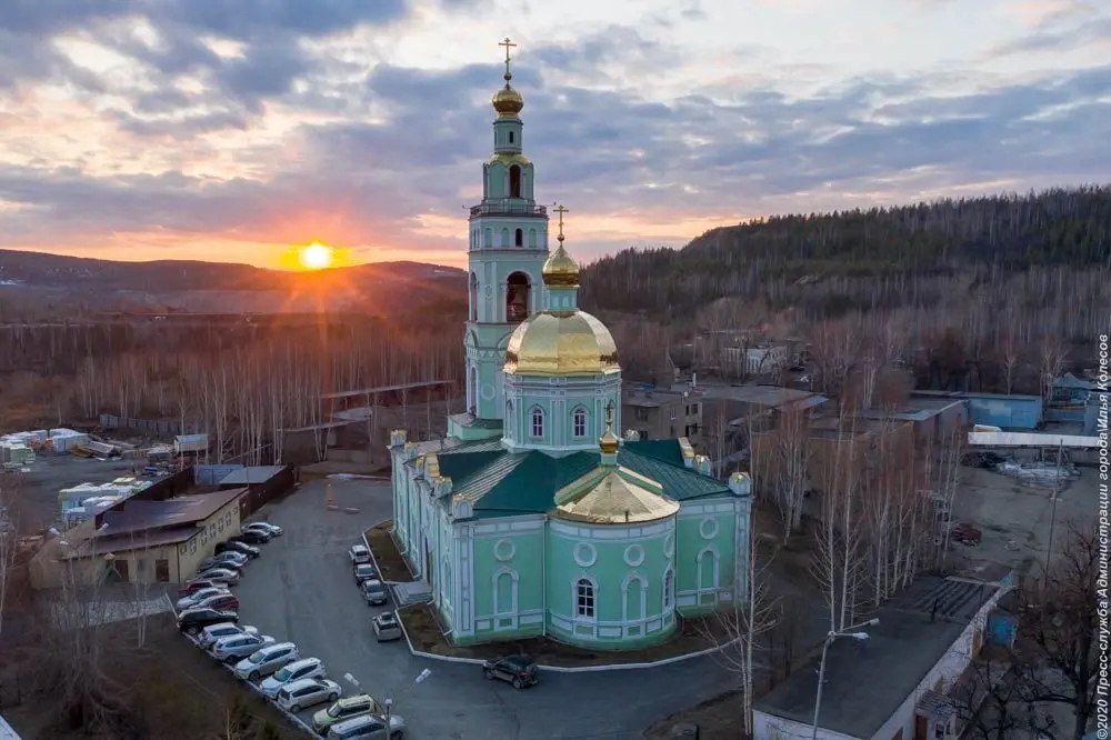 Владислав Пинаев: Христос Воскресе! Друзья, со Светлой Пасхой! Тепла, мира и уюта вашим семьям!