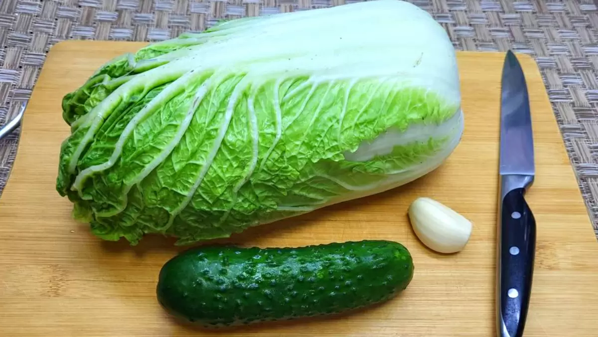 Легкий и освежающий салат из пекинской капусты, который станет любимым на вашем столе