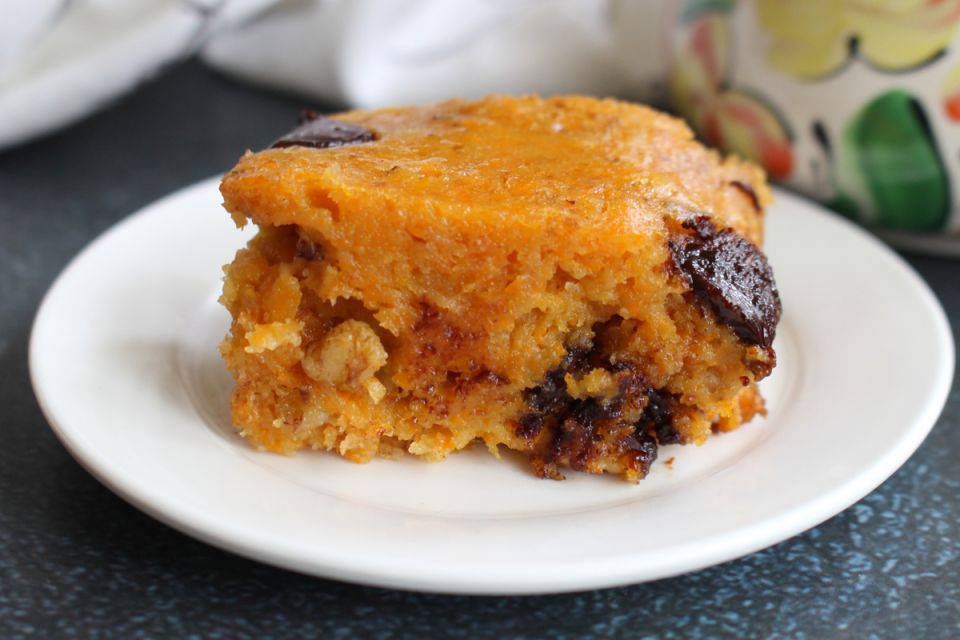 Нежный тыквенный пирог с орехами и шоколадом: сладкое искушение для всех