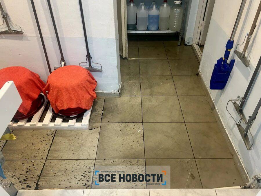 Наркологическая клиника в центре Тагила тонет в канализации Наркологическая клиника в центре Тагила тонет в канализации