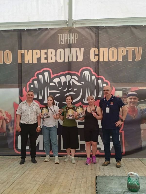 Тагильские гиревики покорили «Тюмень Сильную» Тагильские гиревики покорили «Тюмень Сильную»