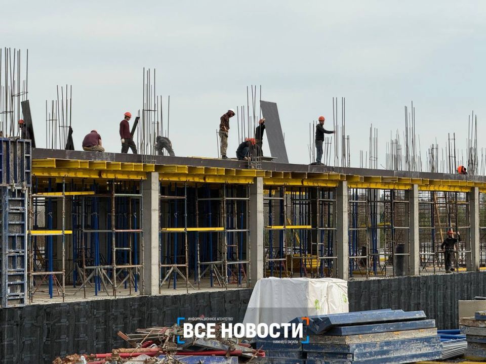 На Гальянке возобновили стройку школы на 1200 мест На Гальянке возобновили стройку школы на 1200 мест