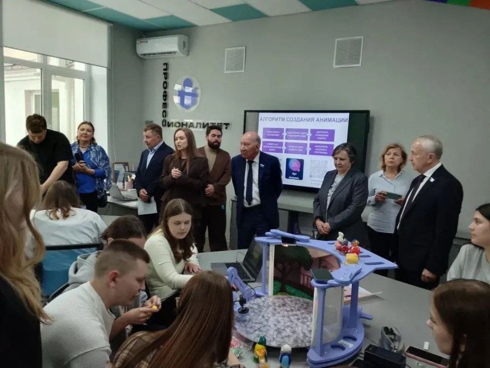 «Профессионалитет»: кадры для промышленности готовят через взаимодействие колледжей и предприятий «Профессионалитет»: кадры для промышленности готовят через взаимодействие колледжей и предприятий
