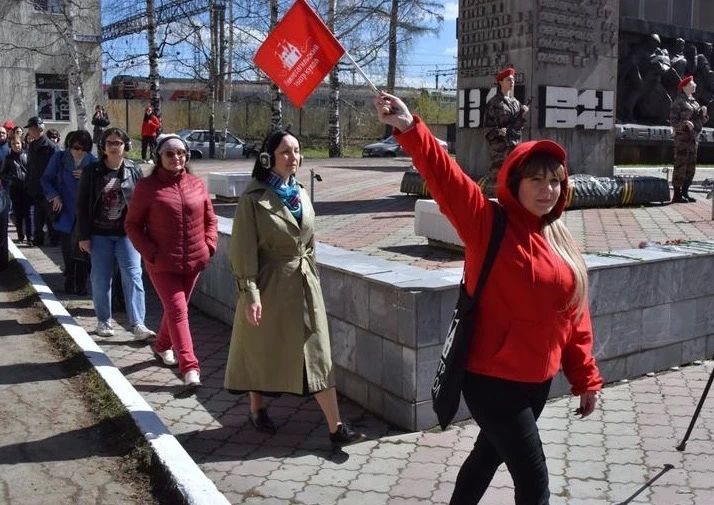 Искусство в эвакуации. В годы Великой Отечественной войны в наш город были эвакуированы тысячи рабочих, инженеров, представителей технической и творческой интеллигенции из Ленинграда и других городов Советского союза Искусство в эвакуации. В годы Великой Отечественной войны в наш город были эвакуированы тысячи рабочих, инженеров, представителей технической и творческой интеллигенции из Ленинграда и других городов Советского союза
