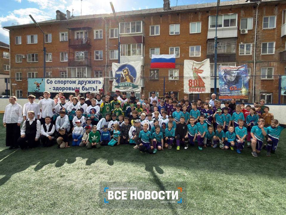 Воспитанник «Мечты» выиграл Кубок Харламова и привёз трофей в Нижний Тагил Воспитанник «Мечты» выиграл Кубок Харламова и привёз трофей в Нижний Тагил