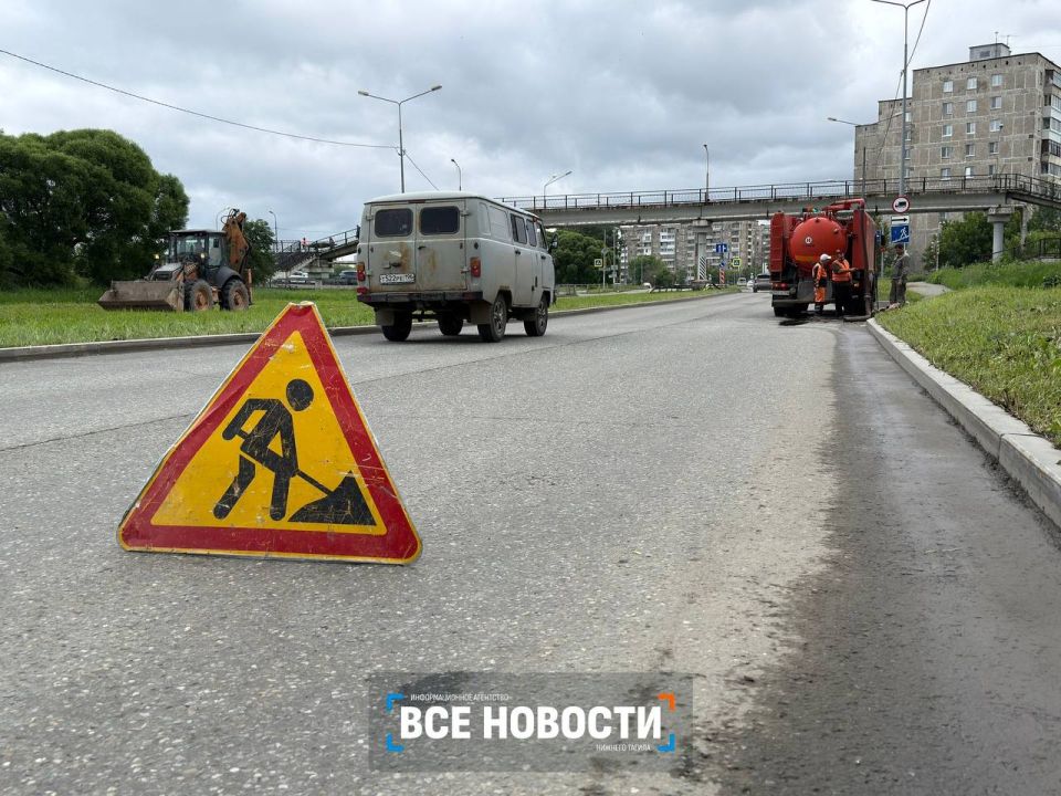 Чтобы улицы не превращались в реки: как коммунальщики Тагила чистят ливнёвки Чтобы улицы не превращались в реки: как коммунальщики Тагила чистят ливнёвки
