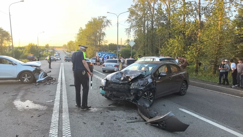 В Госавтоинспекции рассказали подробности вчерашнего массового ДТП на Южном подъезде к Нижнему Тагилу В Госавтоинспекции рассказали подробности вчерашнего массового ДТП на Южном подъезде к Нижнему Тагилу