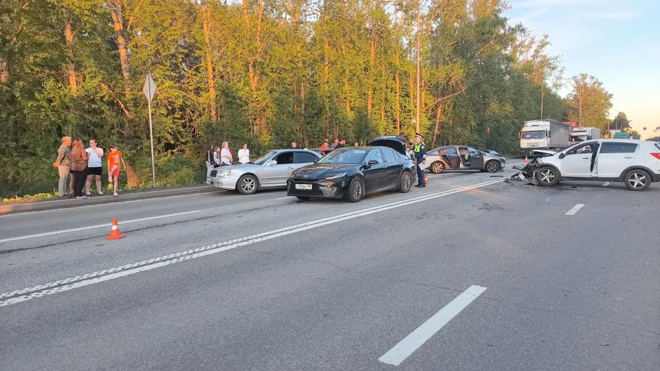В Госавтоинспекции рассказали подробности вчерашнего массового ДТП на Южном подъезде к Нижнему Тагилу В Госавтоинспекции рассказали подробности вчерашнего массового ДТП на Южном подъезде к Нижнему Тагилу