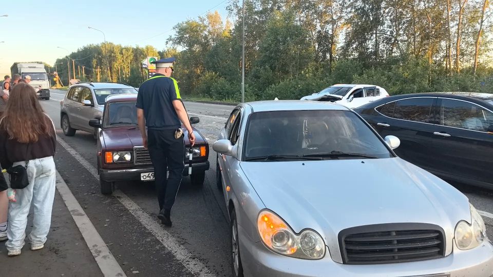 В Госавтоинспекции рассказали подробности вчерашнего массового ДТП на Южном подъезде к Нижнему Тагилу В Госавтоинспекции рассказали подробности вчерашнего массового ДТП на Южном подъезде к Нижнему Тагилу