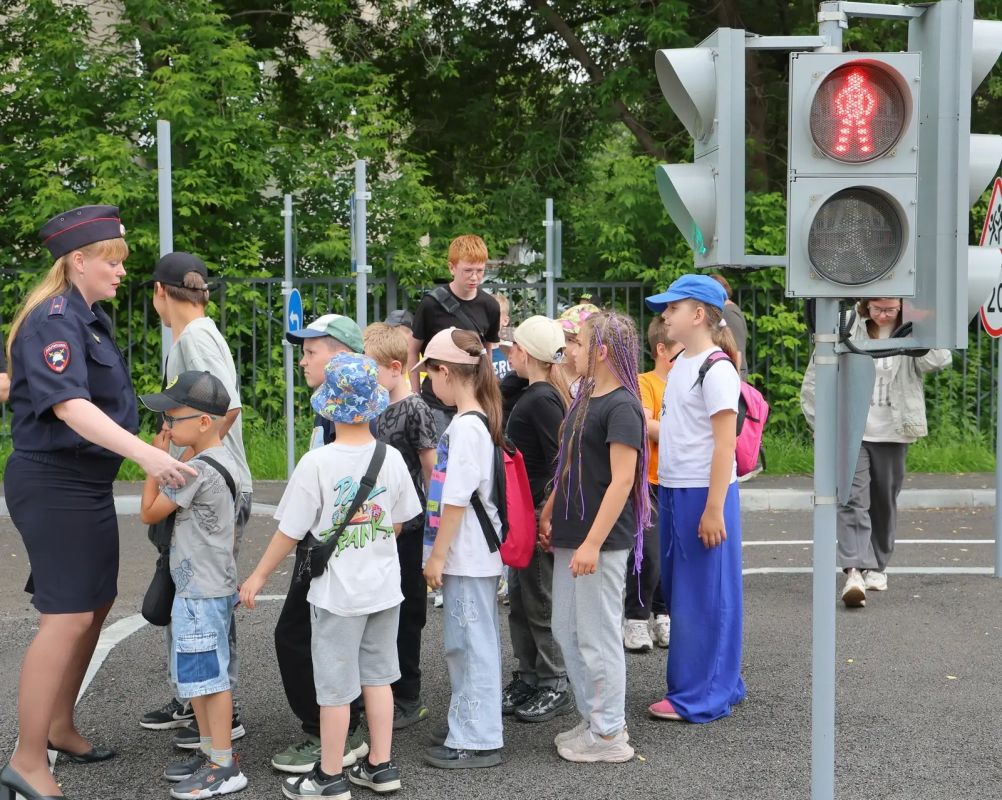 В школе № 33, которую в 2025 году капитально отремонтировали в рамках национального проекта, состоялся урок безопасности для детей из лагерей дневного пребывания В школе № 33, которую в 2025 году капитально отремонтировали в рамках национального проекта, состоялся урок безопасности для детей из лагерей дневного пребывания