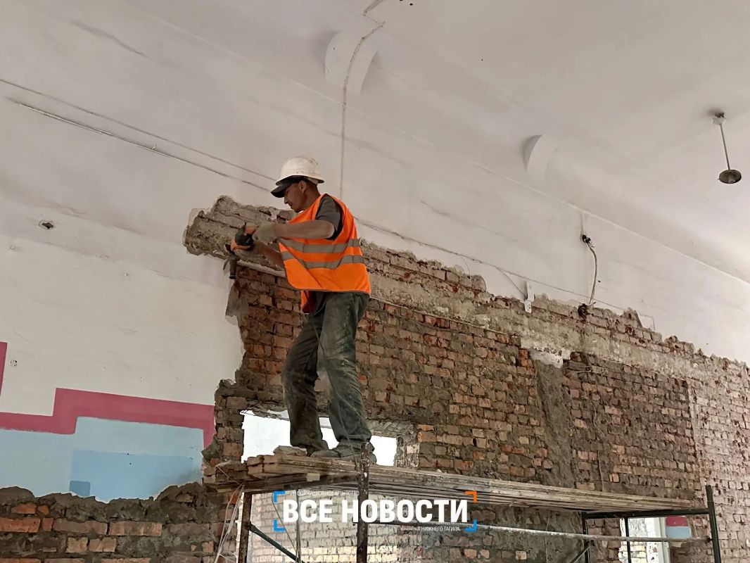 Ремонт 100-летней школы начали в Тагиле Ремонт 100-летней школы начали в Тагиле