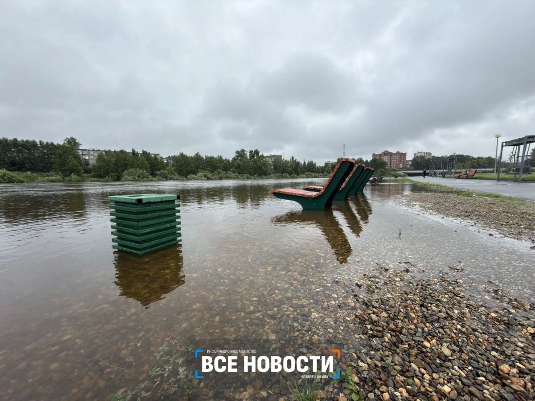 Таким парк "Народный" сегодняшним утром увидел журналист ИА "Все новости" Таким парк "Народный" сегодняшним утром увидел журналист ИА "Все новости"