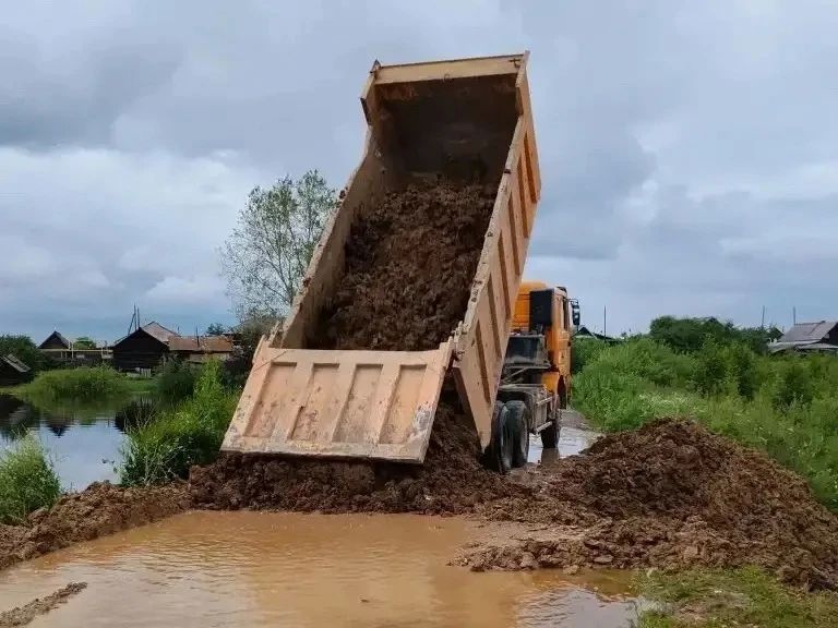 Круглосуточно в регионе устраняют последствия дождевого паводка Круглосуточно в регионе устраняют последствия дождевого паводка