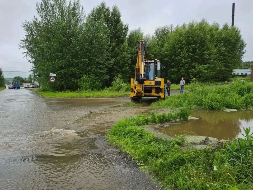 Круглосуточно в регионе устраняют последствия дождевого паводка Круглосуточно в регионе устраняют последствия дождевого паводка
