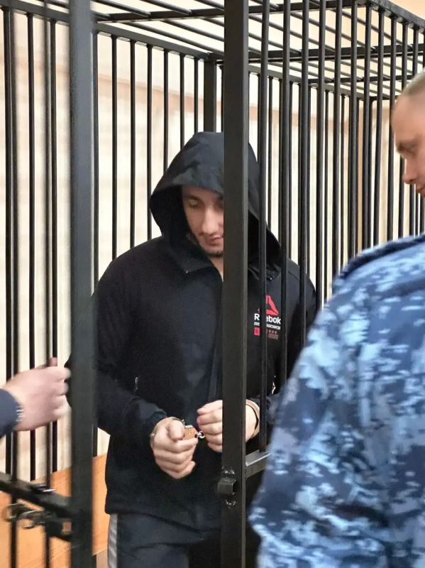 Вымогал деньги, сломал челюсть и создал ОПГ: лидер банды из Нижнего Тагила получил 10 лет колонии Вымогал деньги, сломал челюсть и создал ОПГ: лидер банды из Нижнего Тагила получил 10 лет колонии