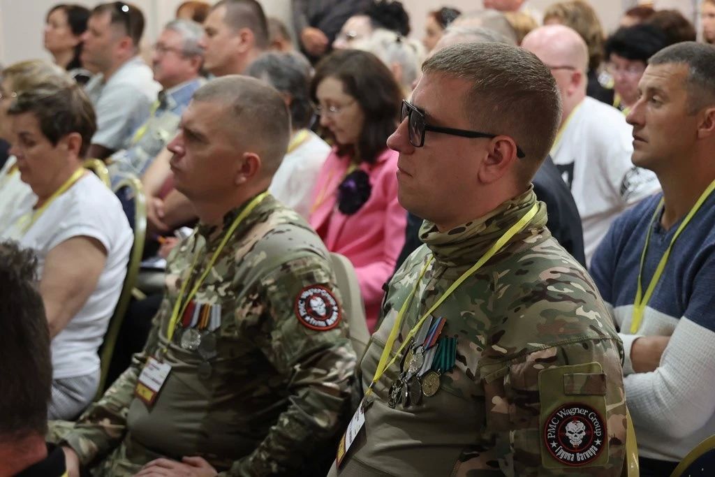 Ударный пакет по коррупции ЖКХ и ценам — с чем Миронов приехал в Екатеринбург Ударный пакет по коррупции ЖКХ и ценам — с чем Миронов приехал в Екатеринбург