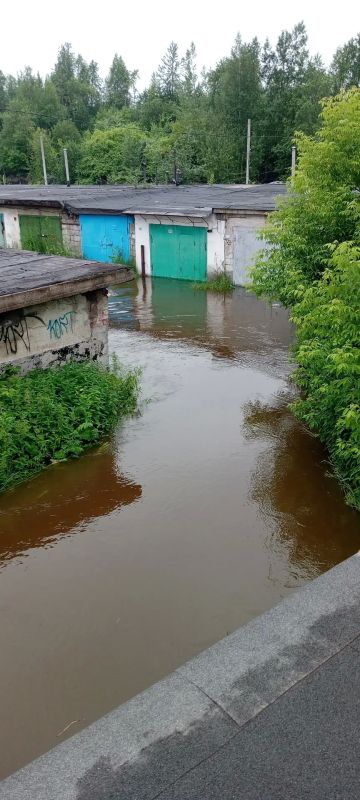 “Никогда не думал до сегодняшнего дня, что в гараж на лодке поплыву” “Никогда не думал до сегодняшнего дня, что в гараж на лодке поплыву”
