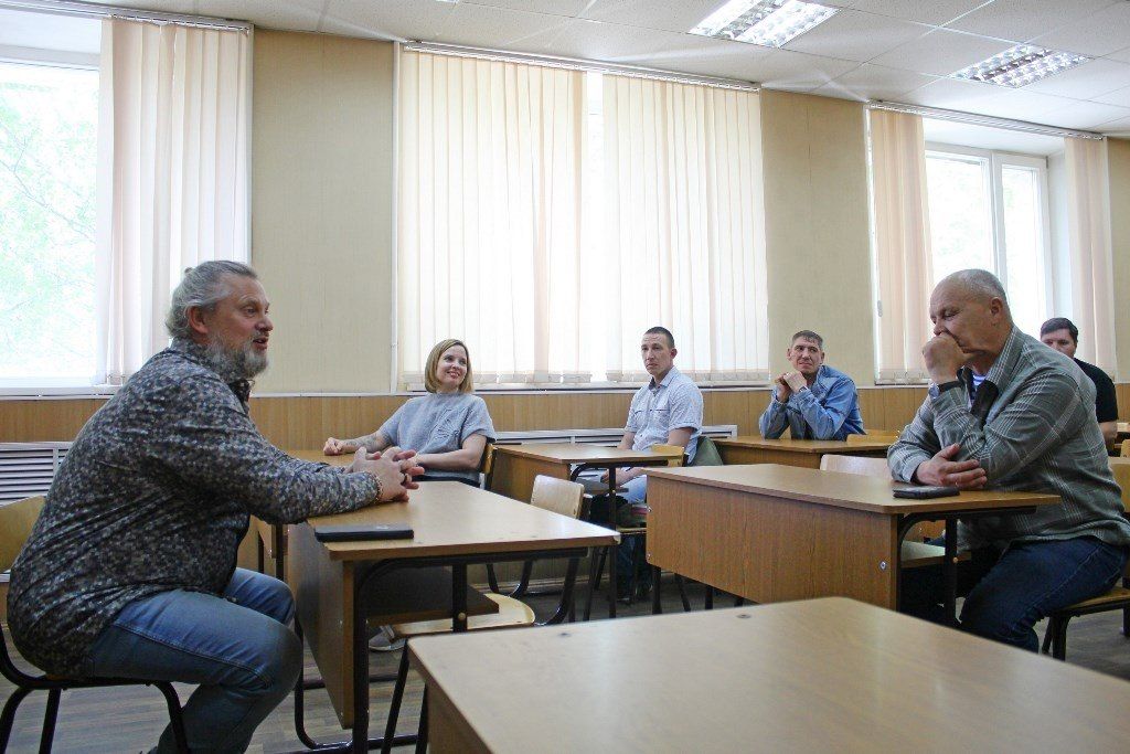 В Нижнем Тагиле вернувшимся с СВО работникам УВЗ помогают адаптироваться к мирной жизни В Нижнем Тагиле вернувшимся с СВО работникам УВЗ помогают адаптироваться к мирной жизни