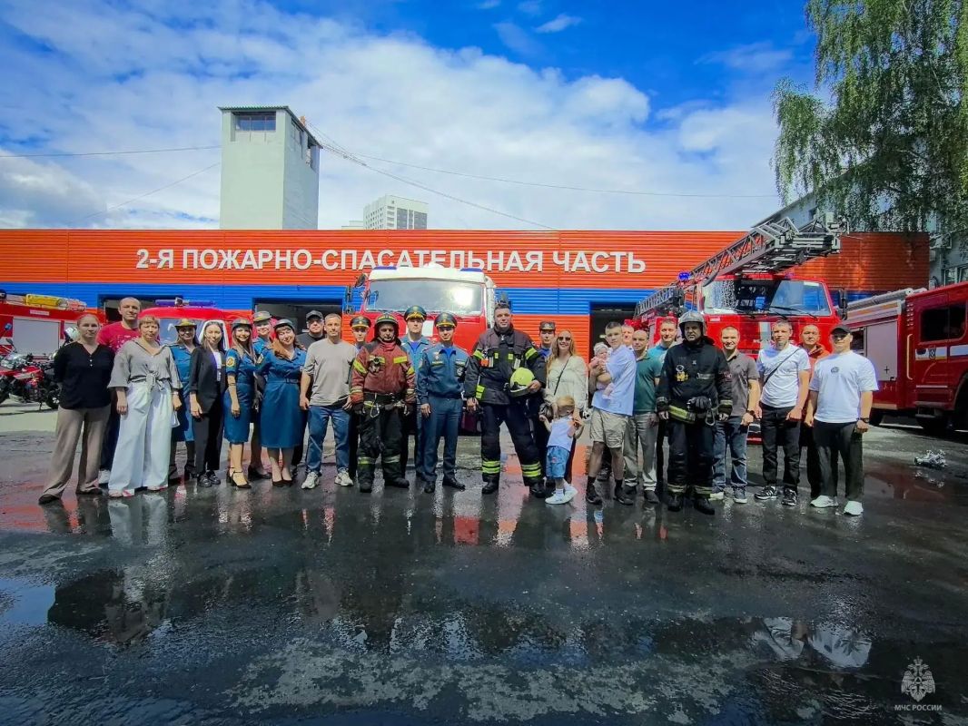В Екатеринбурге проводили на заслуженный отдых заместителя начальника службы пожаротушения 1 пожарно-спасательного отряда В Екатеринбурге проводили на заслуженный отдых заместителя начальника службы пожаротушения 1 пожарно-спасательного отряда