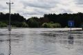 В Свердловской области снижается уровень воды на реках