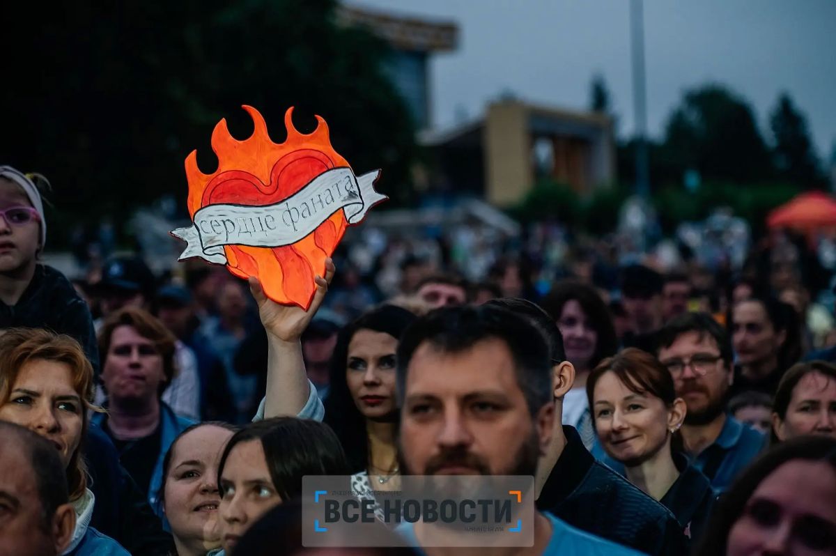 Друзья, разбирайте фото с концерта за "Современником"! Друзья, разбирайте фото с концерта за "Современником"!