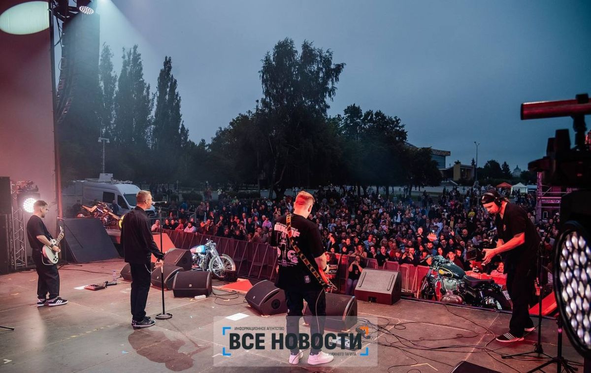 Друзья, разбирайте фото с концерта за "Современником"! Друзья, разбирайте фото с концерта за "Современником"!