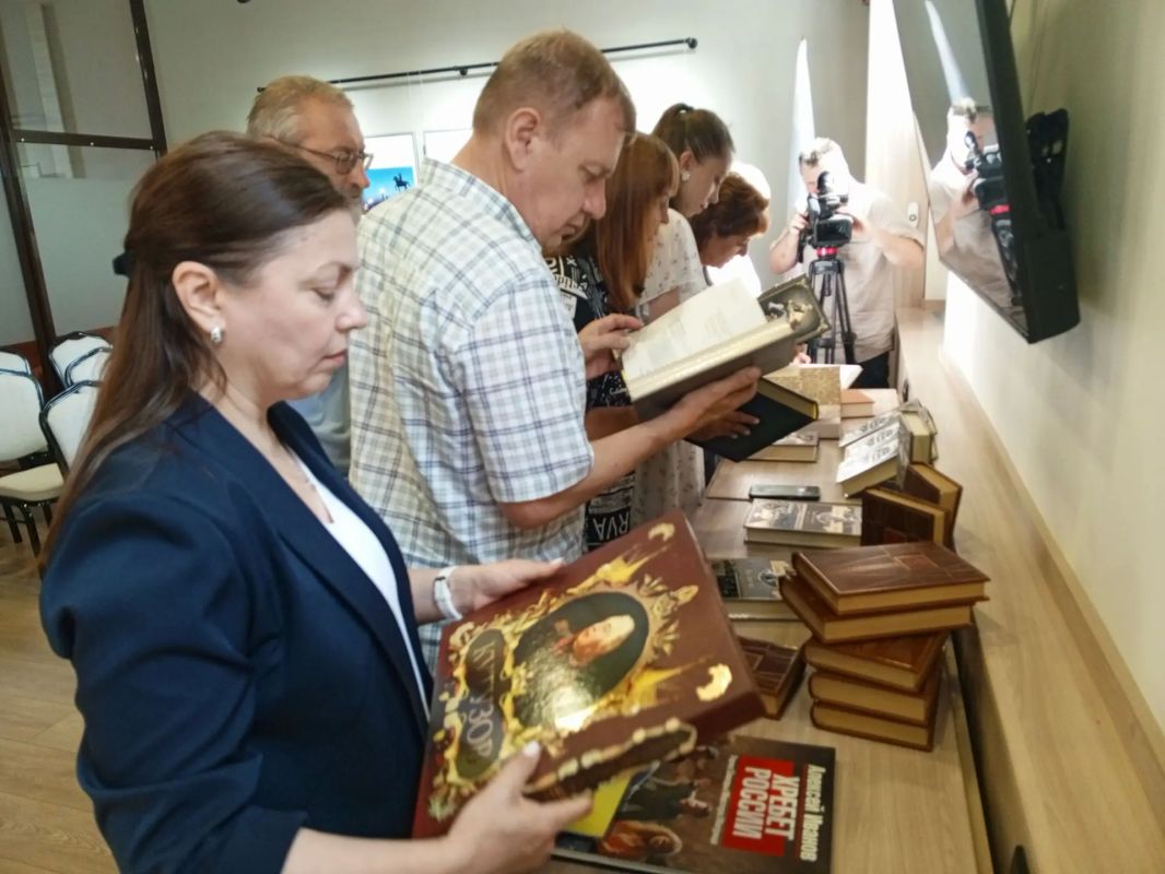 Книжный дар от Михаила Аршанского Книжный дар от Михаила Аршанского