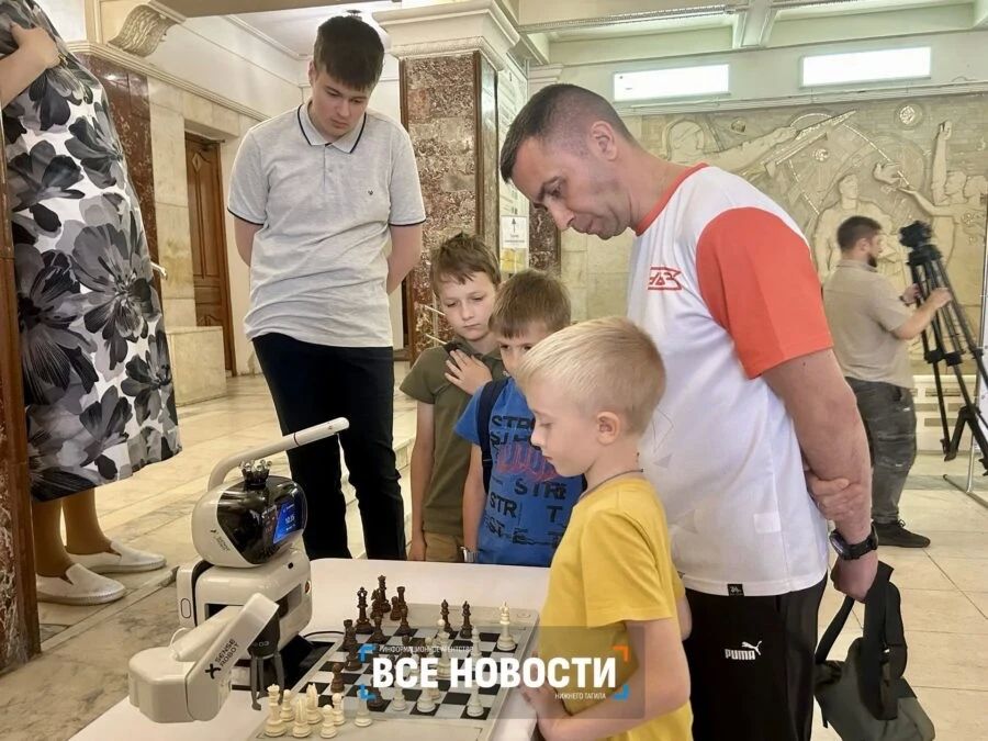 Самый юный гроссмейстер России показал мастер-класс в Нижнем Тагиле Самый юный гроссмейстер России показал мастер-класс в Нижнем Тагиле