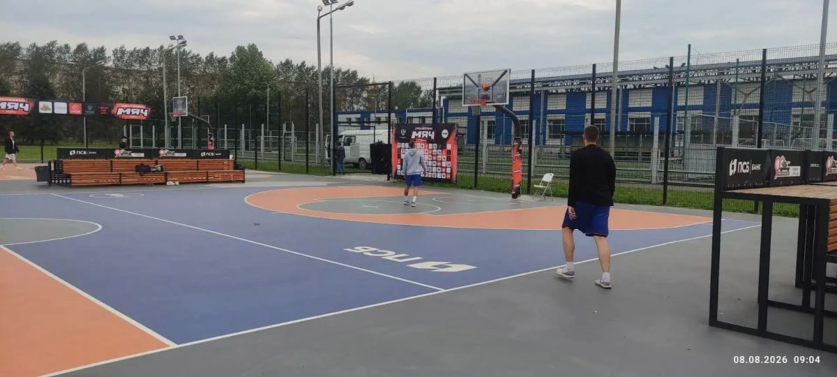 На площадке у ДК Окунева Нижний Тагил впервые принимает главный старт «Оранжевого мяча» в Свердловской области На площадке у ДК Окунева Нижний Тагил впервые принимает главный старт «Оранжевого мяча» в Свердловской области