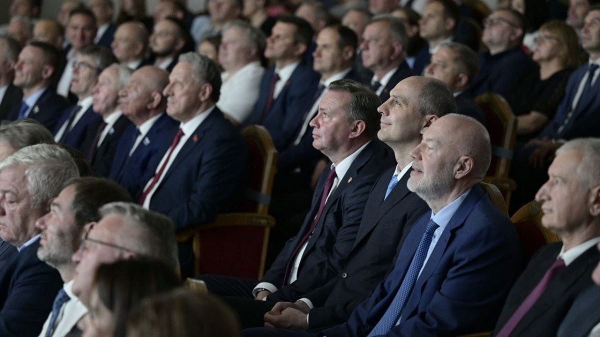 Денис Паслер отметил вклад Нижнего Тагила в укрепление Свердловской области Денис Паслер отметил вклад Нижнего Тагила в укрепление Свердловской области