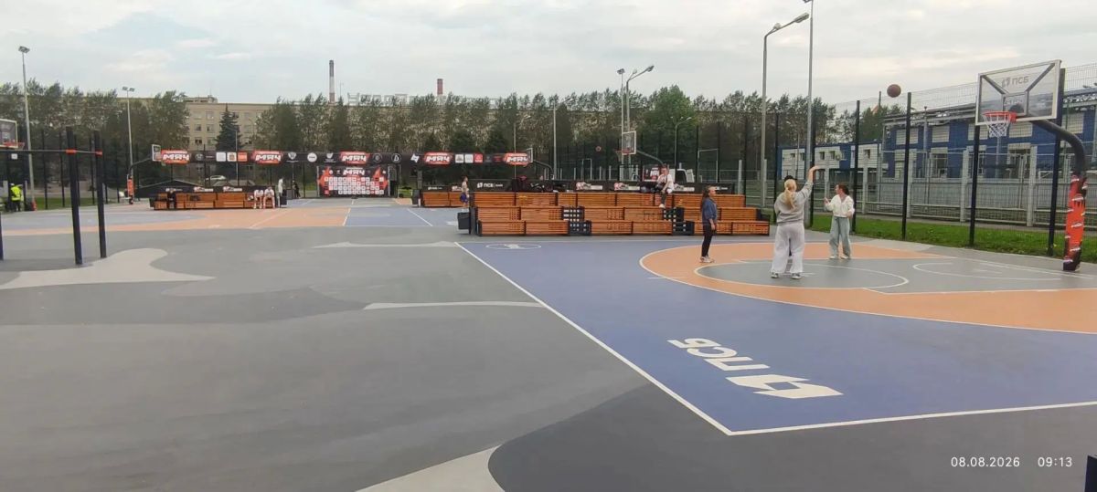 На площадке у ДК Окунева Нижний Тагил впервые принимает главный старт «Оранжевого мяча» в Свердловской области На площадке у ДК Окунева Нижний Тагил впервые принимает главный старт «Оранжевого мяча» в Свердловской области