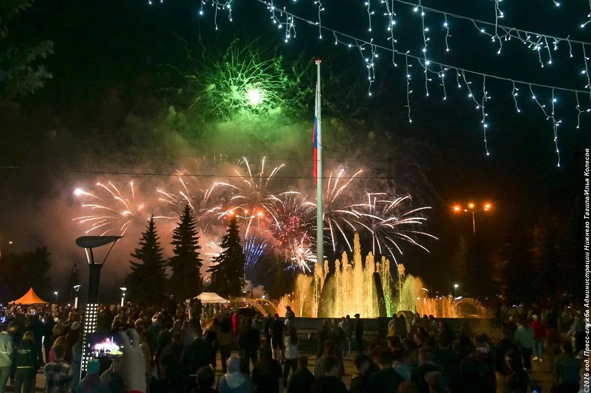 Потрясающий салют в День города-2026 в Нижнем Тагиле! Огненно прекрасно Потрясающий салют в День города-2026 в Нижнем Тагиле! Огненно прекрасно