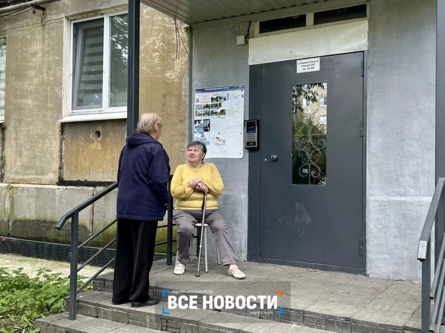 Лавочка раздора: в Нижнем Тагиле бабушки бьются за места для отдыха и общения Лавочка раздора: в Нижнем Тагиле бабушки бьются за места для отдыха и общения