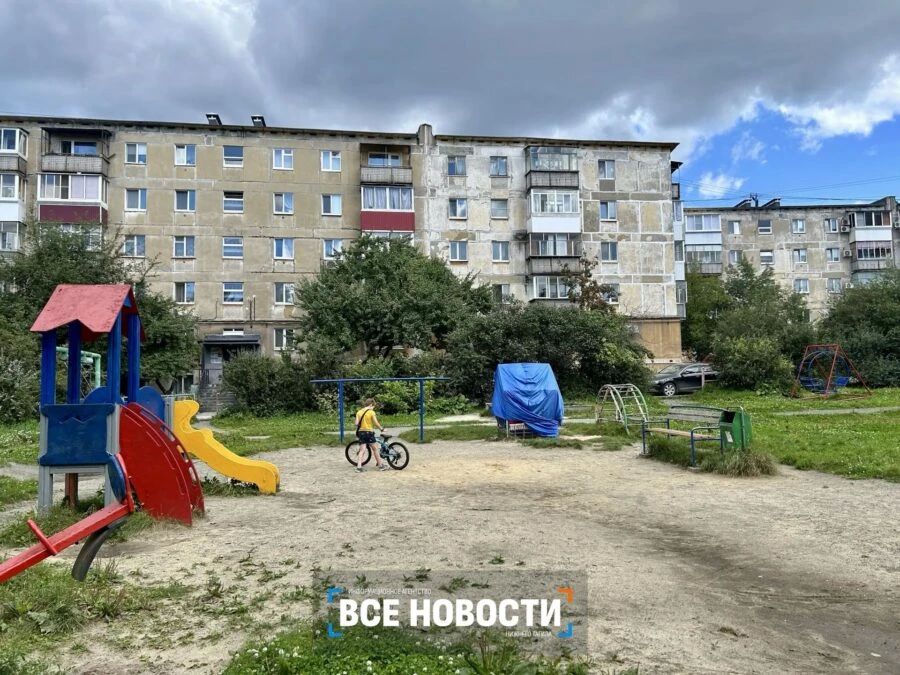 Лавочка раздора: в Нижнем Тагиле бабушки бьются за места для отдыха и общения Лавочка раздора: в Нижнем Тагиле бабушки бьются за места для отдыха и общения